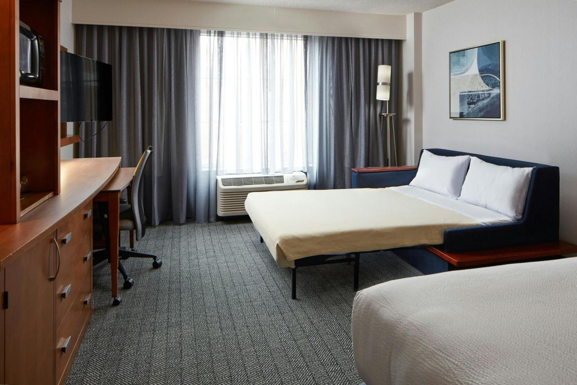 Courtyard By Marriott Charlottesville - University Medical Center Esterno foto